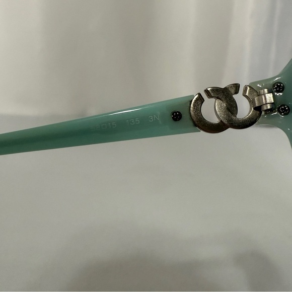 Tiffany & Co Black Gradient Cat-Eye Sunglasses - Picture 6 of 16